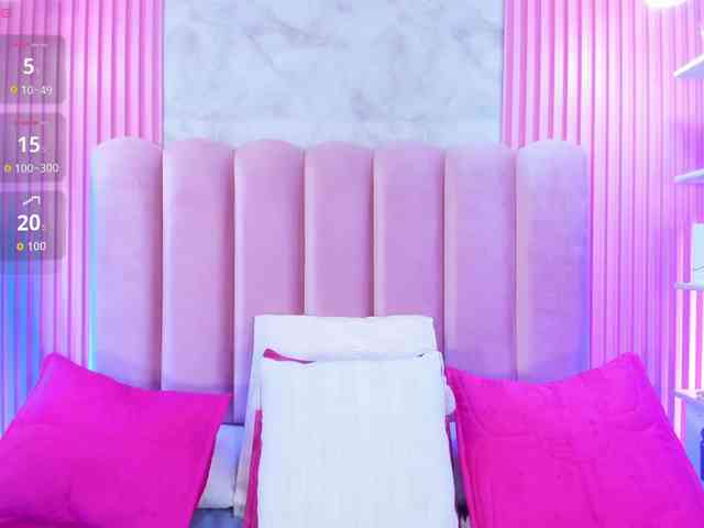 ArianaRougee webcam