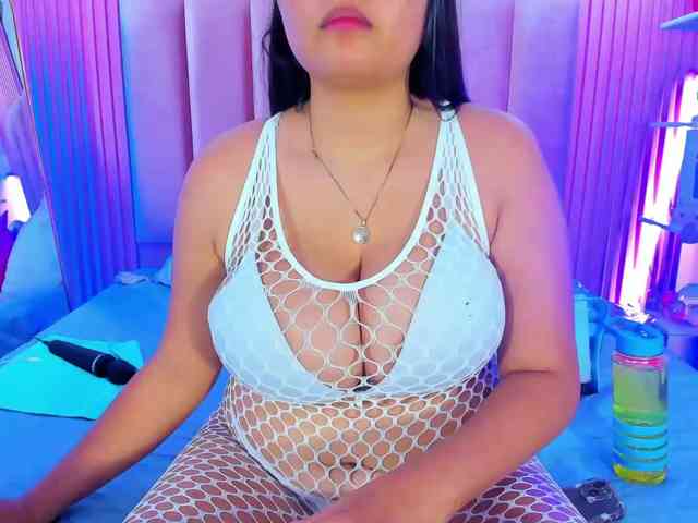 ArianaRougee ArianaRougee