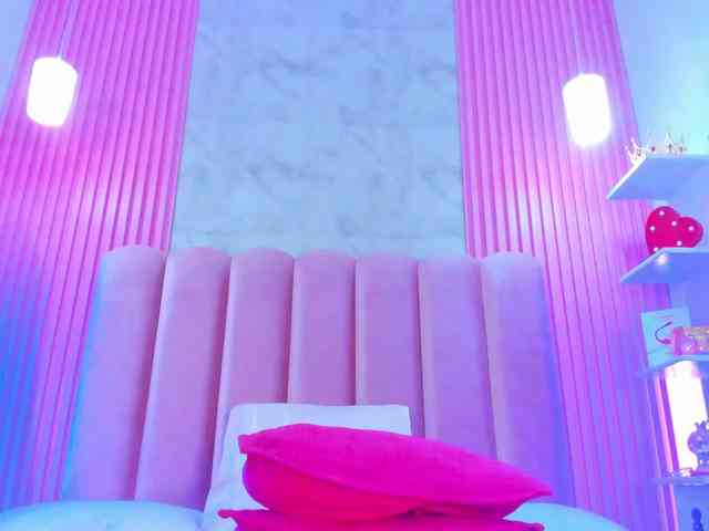 ArianaRougee webcam