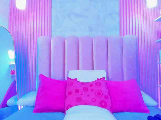 ArianaRougee ArianaRougee