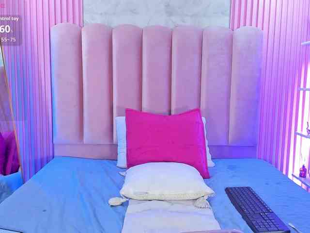 ArianaRougee webcam