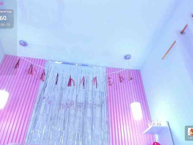 arianarougee's live room