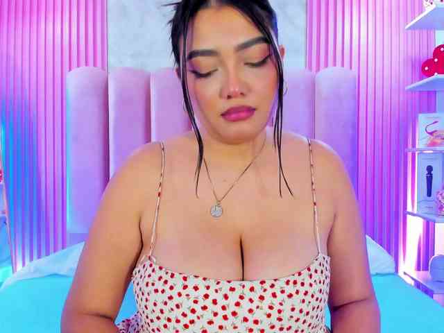 ArianaRougee webcam