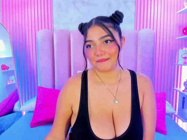 ArianaRougee ArianaRougee