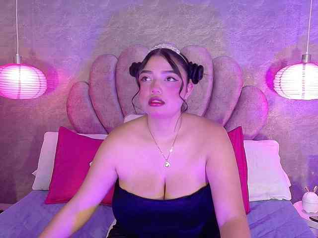 ArianaRougee ArianaRougee