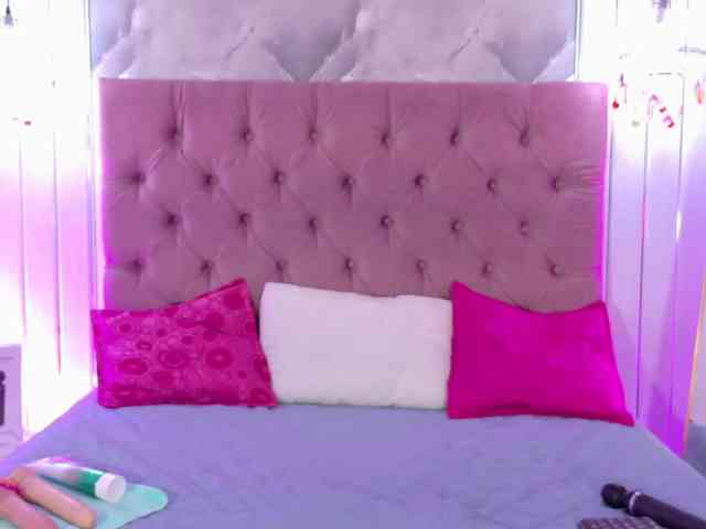 ArianaRougee ArianaRougee