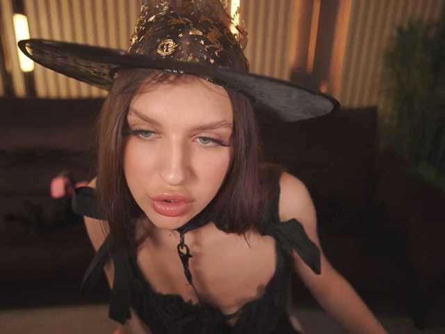 MilaniaCartie live cam on BongaCams