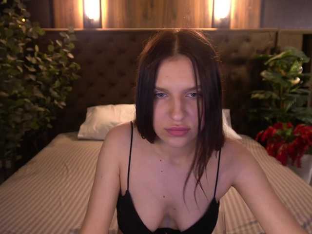MilaniaCartie live cam on BongaCams