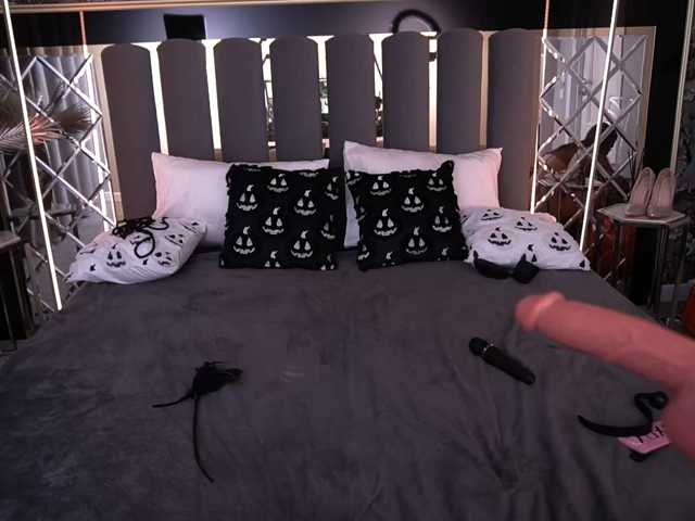 MilaniaCartie live cam on BongaCams