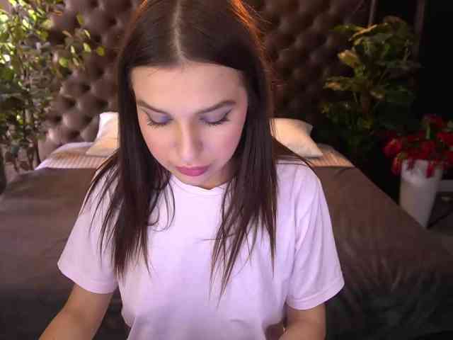 MilaniaCartie webcam