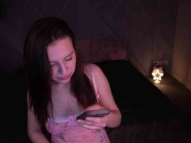 MilaniaCartie webcam