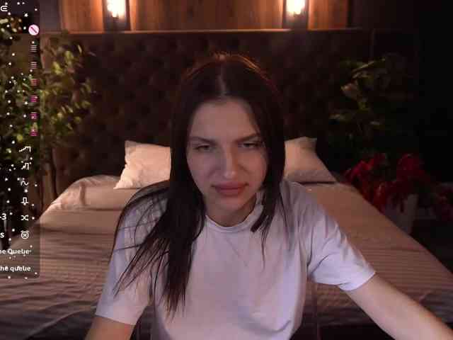 MilaniaCartie webcam