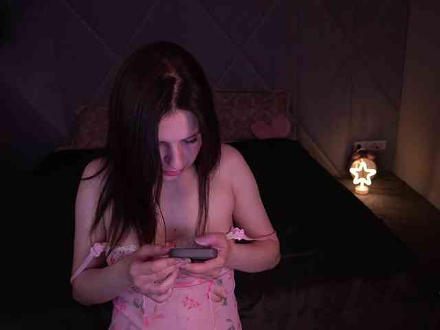 MilaniaCartie webcam