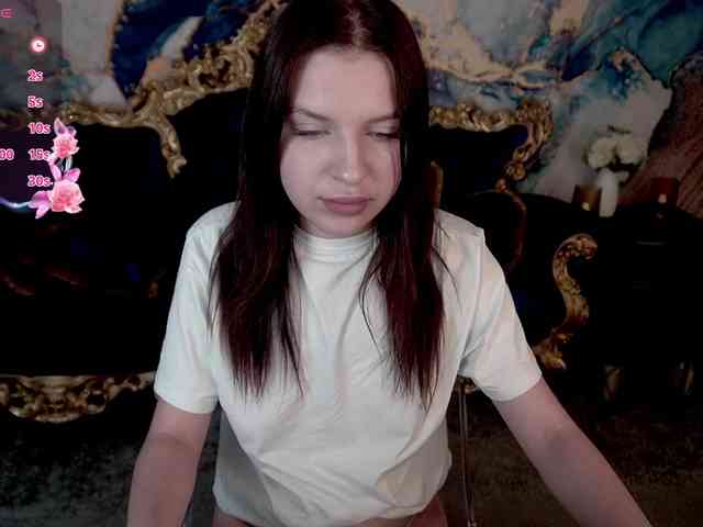 MilaniaCartie webcam