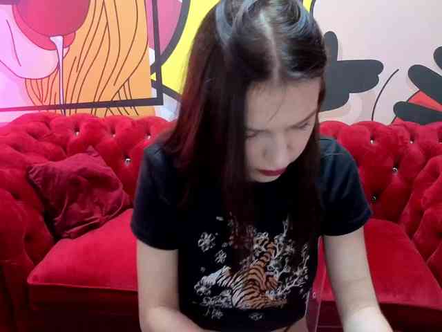 MilaniaCartie webcam