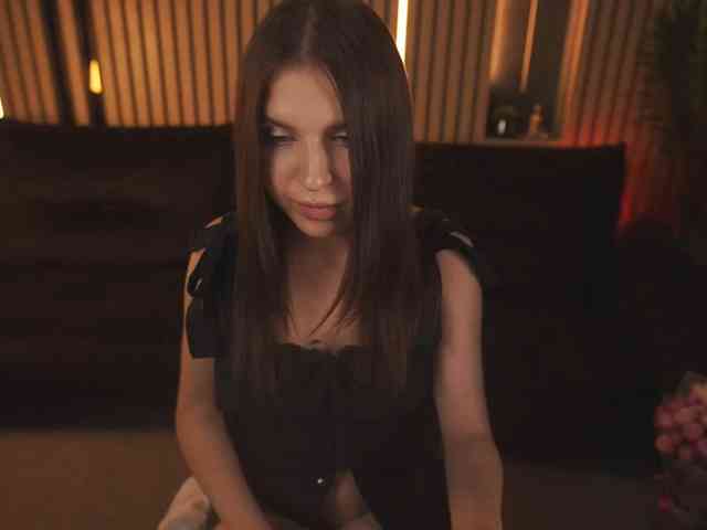 MilaniaCartie webcam