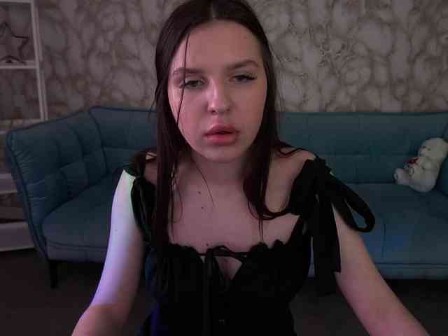 MilaniaCartie webcam