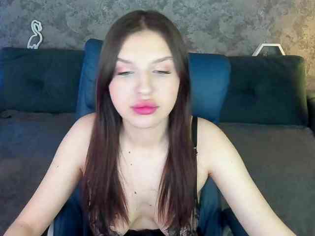 MilaniaCartie webcam