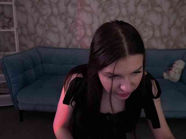 MilaniaCartie webcam