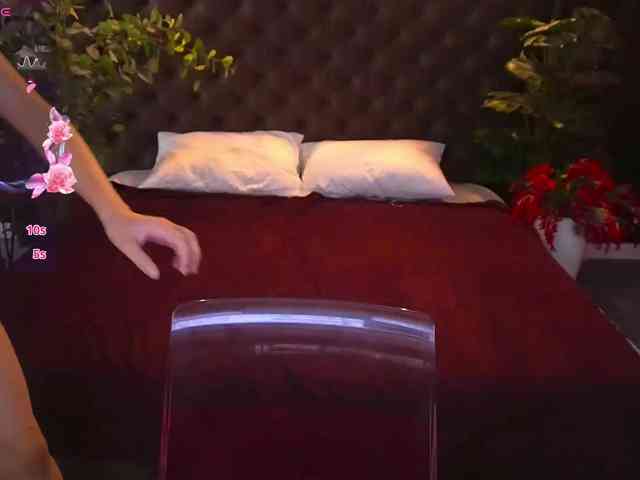 MilaniaCartie webcam