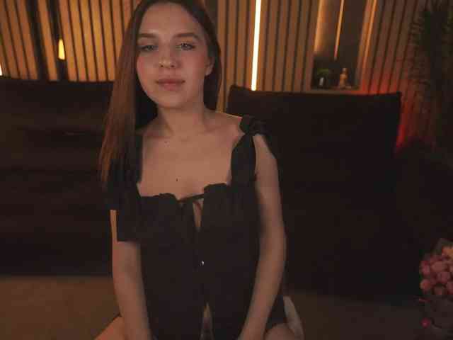 MilaniaCartie webcam