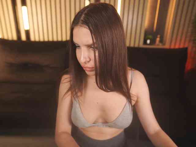 MilaniaCartie webcam