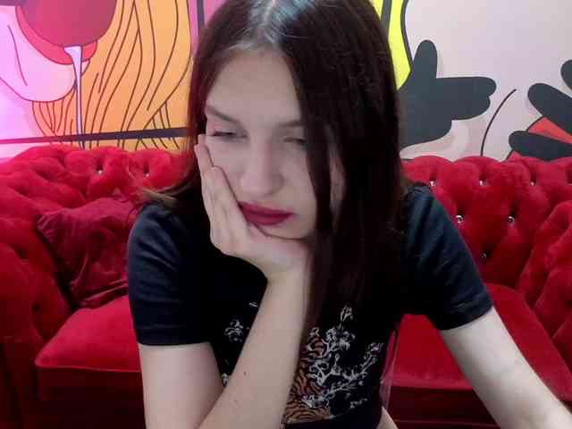 MilaniaCartie webcam