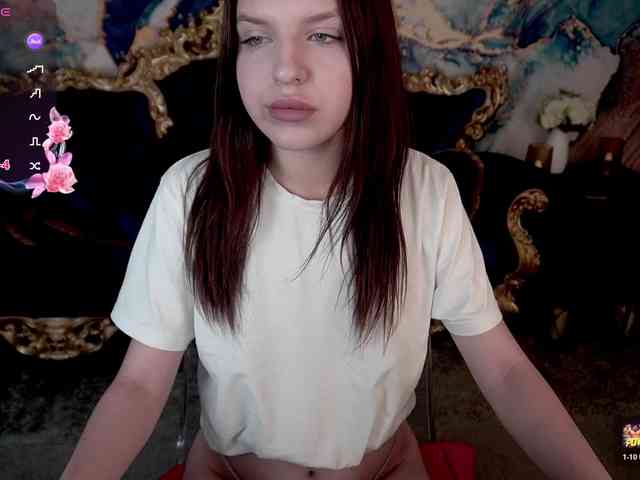 MilaniaCartie webcam