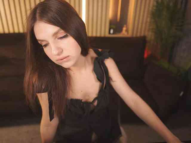 MilaniaCartie webcam