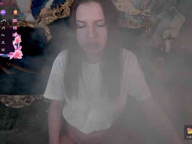MilaniaCartie webcam