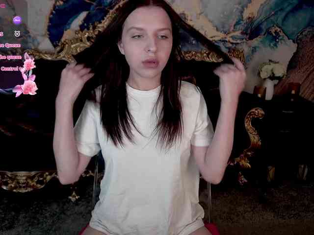 MilaniaCartie webcam