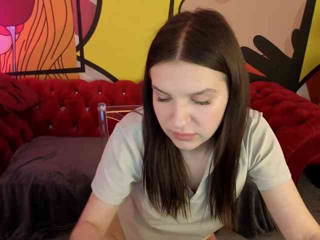 MilaniaCartie webcam