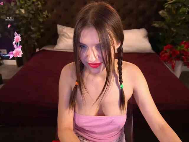 MilaniaCartie webcam