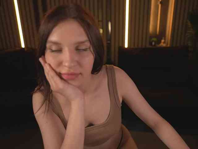 MilaniaCartie webcam