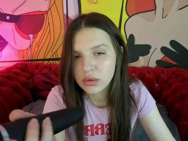 MilaniaCartie webcam
