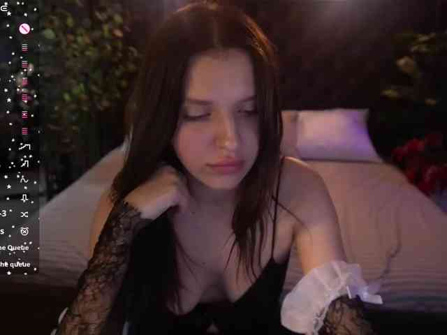 MilaniaCartie webcam