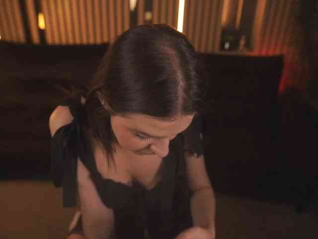 MilaniaCartie webcam