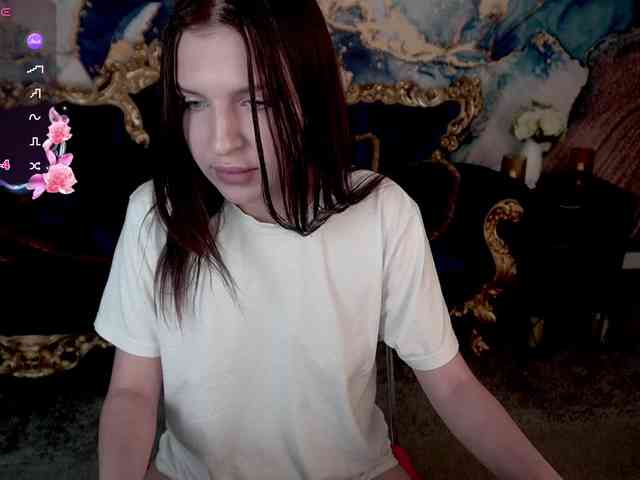 MilaniaCartie webcam