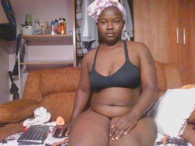 Thickbirdie05 live cam on BongaCams