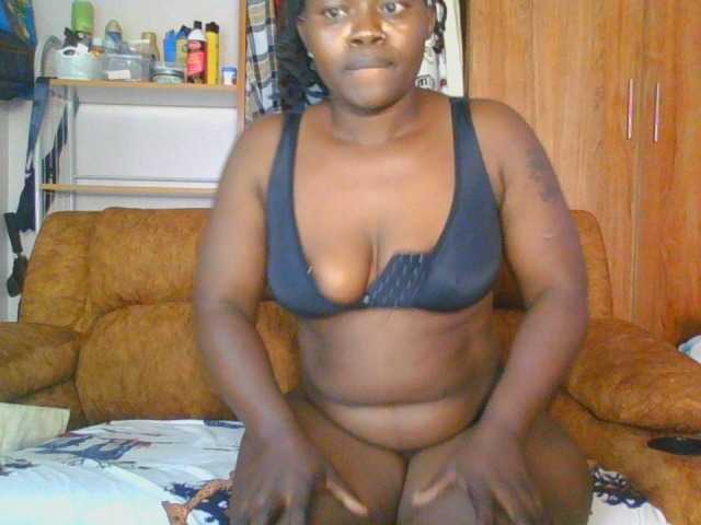 Thickbirdie05 live cam on BongaCams