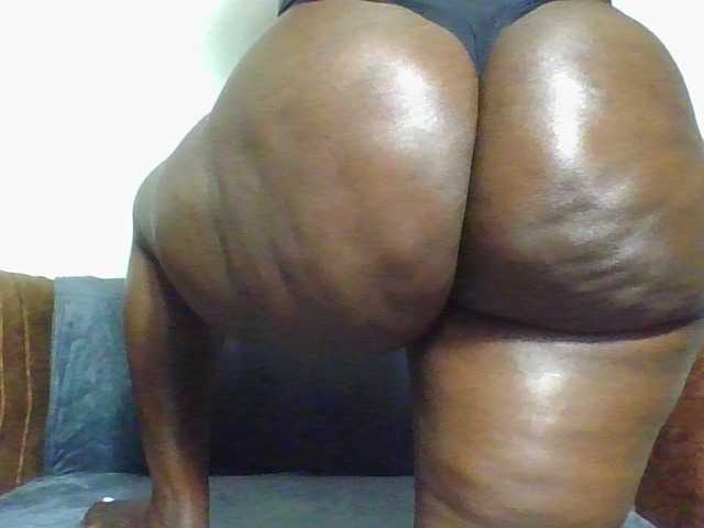 Thickbirdie05 live cam on BongaCams