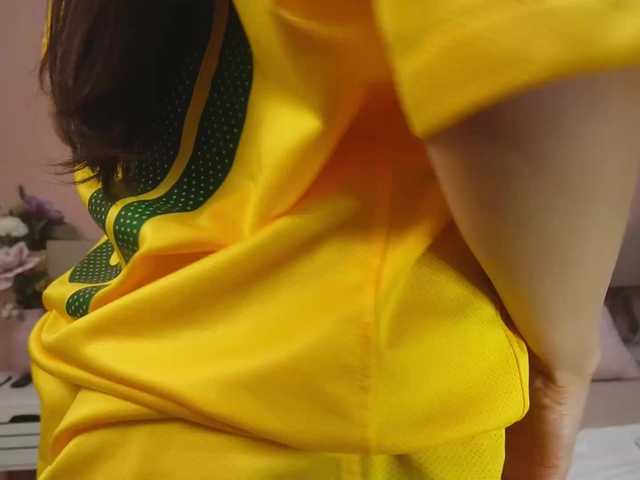 SweetLuna's BongaCams show and profile