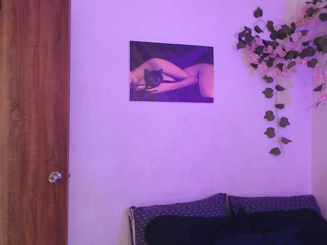 alaiasweet live cam on BongaCams