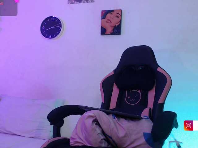alaiasweet live cam on BongaCams