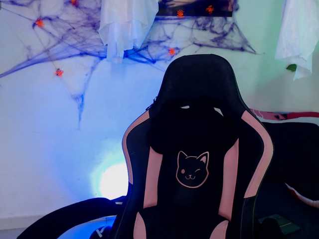 alaiasweet live cam on BongaCams