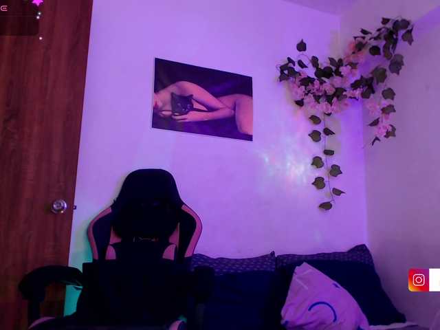alaiasweet live cam on BongaCams