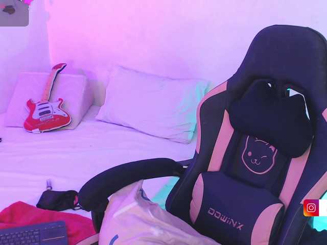 alaiasweet live cam on BongaCams