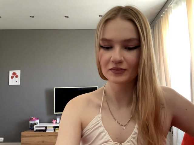 le modèle PatriciaShifflett est en webcam porno dans un show sur le site bongacams, il possède les tags suivants: White/Caucasian,Blonde,Shaved