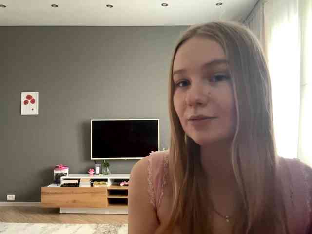 Эта модель сейчас онлайн. PatriciaShifflett