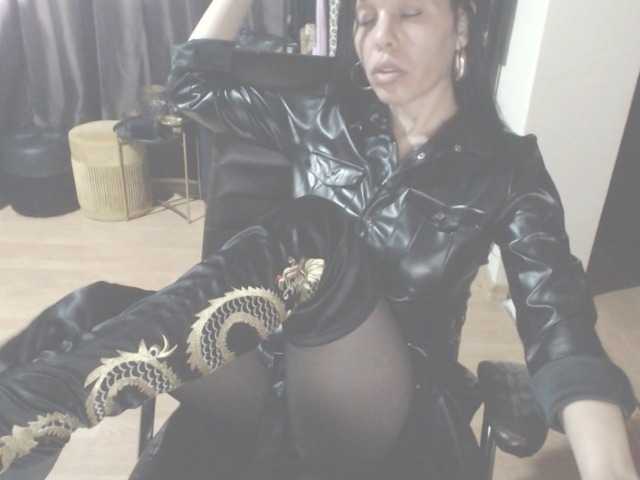 IconDomme live cam on BongaCams